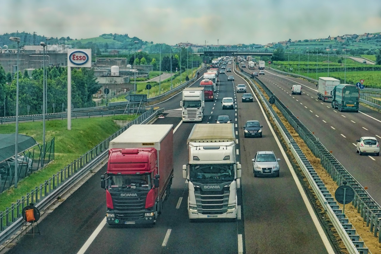 ORLEN ogłasza budowę polskiego ekosystemu transportu drogowego – chodzi o miliony ton towarów i setki tysięcy załadunków